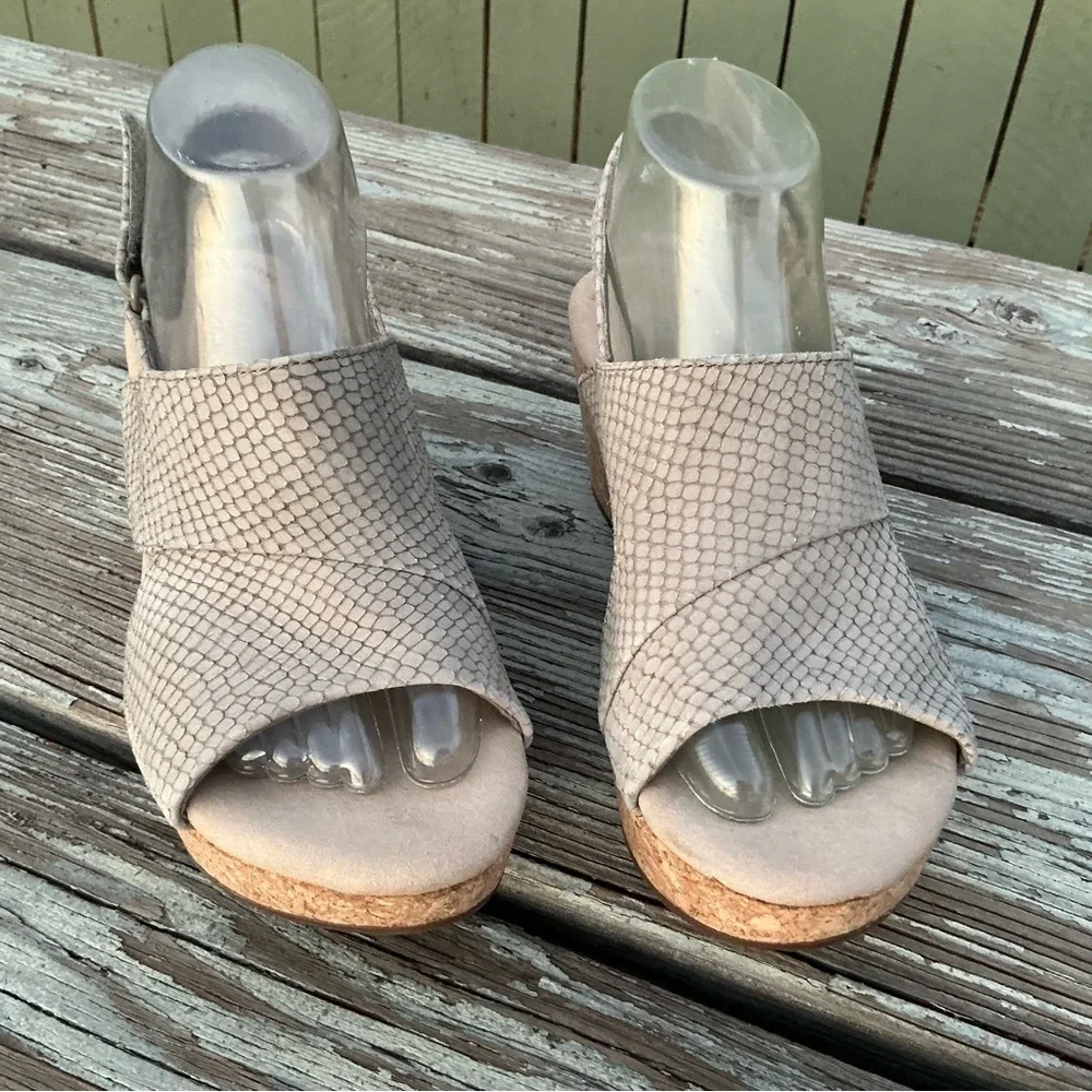 Clarks Collection Annadel Sky Leather Women Sandal Wedge Sz 8.5